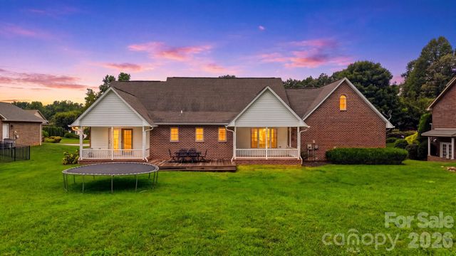 920 Barrington Drive NE, Lenoir, NC 28645