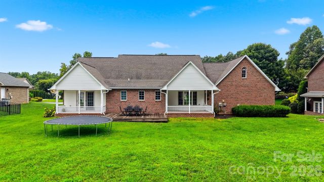 920 Barrington Drive NE, Lenoir, NC 28645