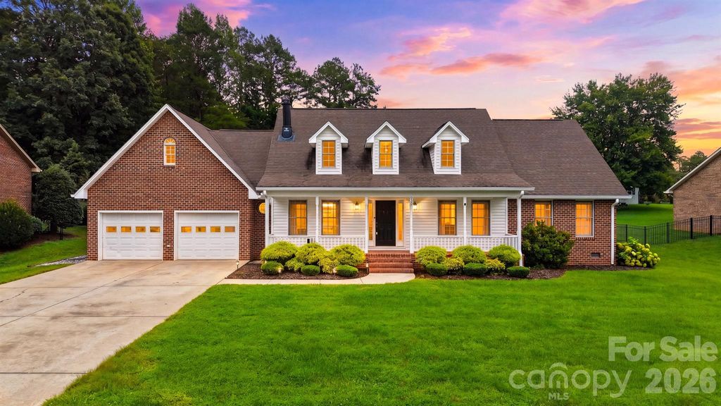 920 Barrington Drive NE, Lenoir, NC 28645