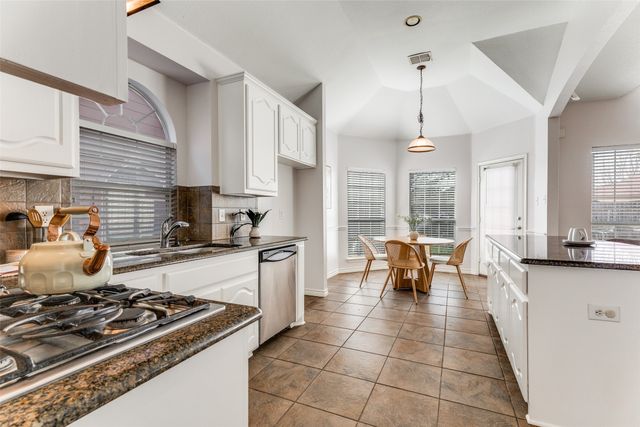 11805 Vienna Apple Road, Fort Worth, TX 76244