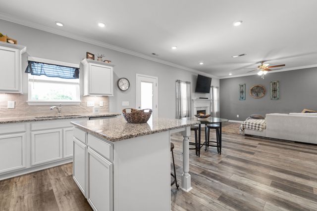 6560 Desmond Ave, Murfreesboro, TN 37128