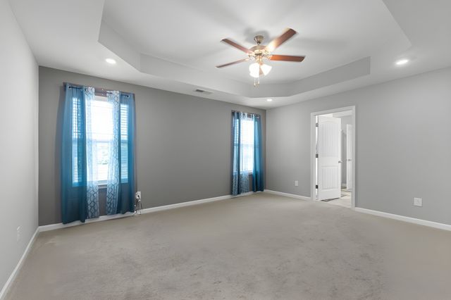 6560 Desmond Ave, Murfreesboro, TN 37128