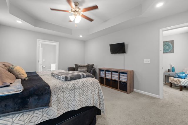 6560 Desmond Ave, Murfreesboro, TN 37128