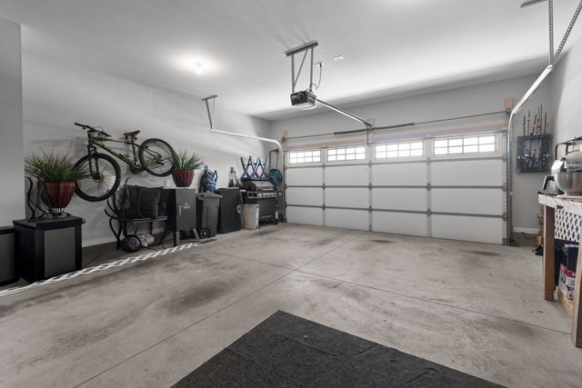 6560 Desmond Ave, Murfreesboro, TN 37128