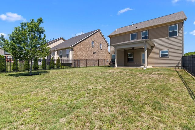 6560 Desmond Ave, Murfreesboro, TN 37128