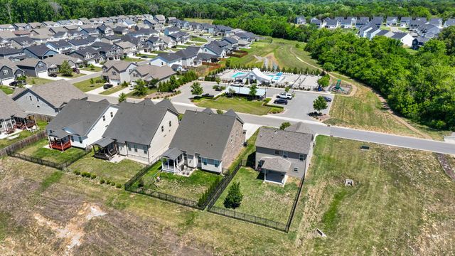 6560 Desmond Ave, Murfreesboro, TN 37128