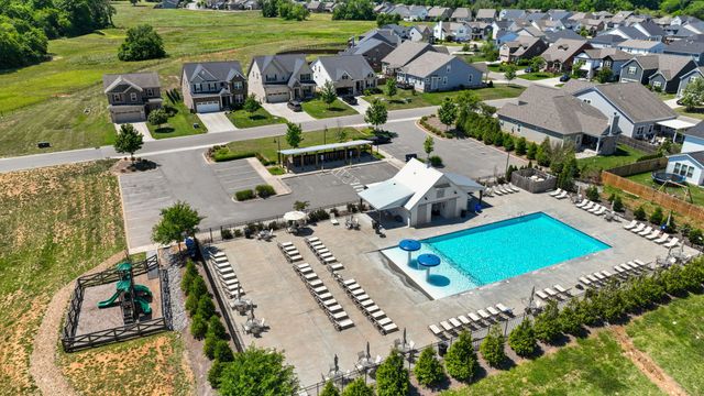 6560 Desmond Ave, Murfreesboro, TN 37128