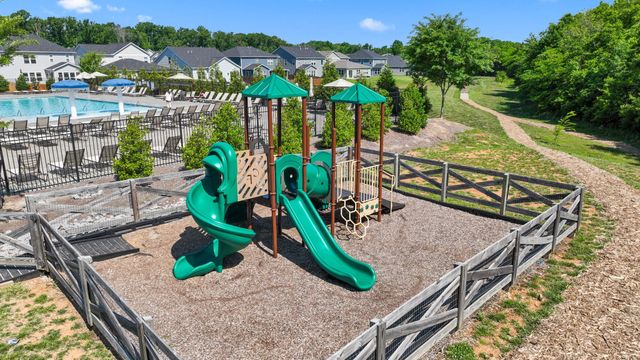 6560 Desmond Ave, Murfreesboro, TN 37128
