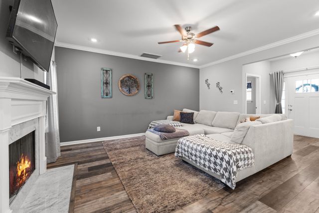6560 Desmond Ave, Murfreesboro, TN 37128