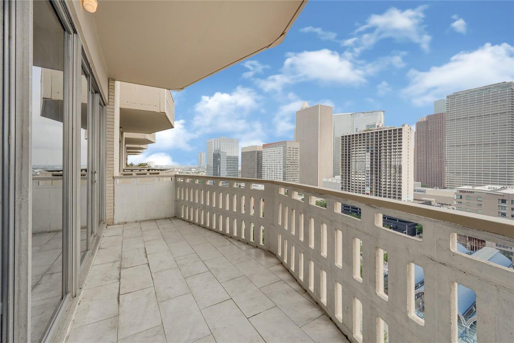 2016 Main Street 1707, Houston, TX 77002