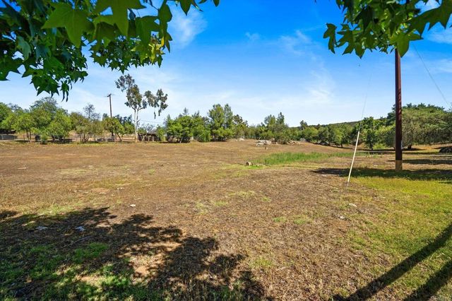 13511 Hilldale Road, Valley Center, CA 92082