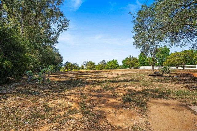 13511 Hilldale Road, Valley Center, CA 92082