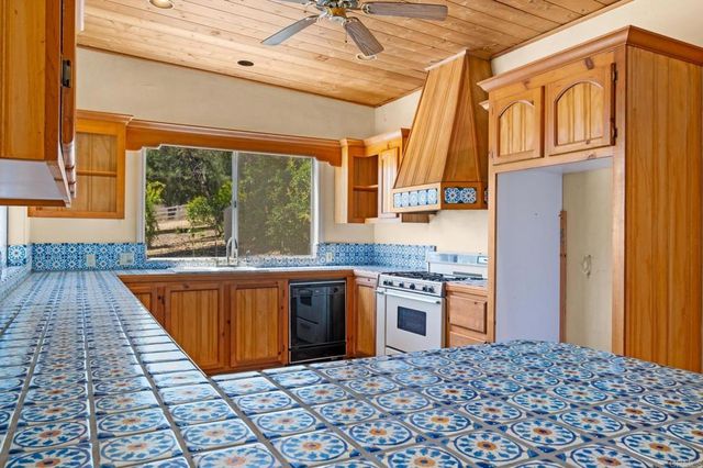 13511 Hilldale Road, Valley Center, CA 92082