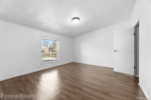 3831 Beech Street, Fort Gratiot Charter Township, MI 48059