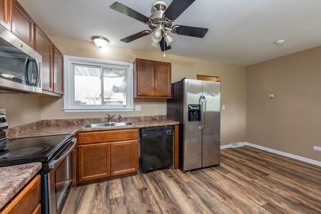2625 Varonen Avenue, Waukegan, IL 60087