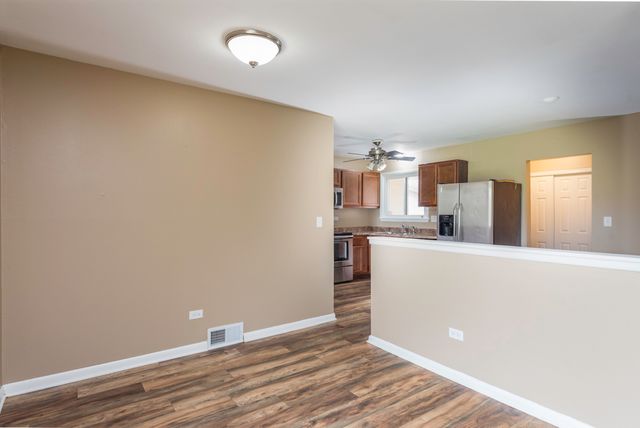 2625 Varonen Avenue, Waukegan, IL 60087