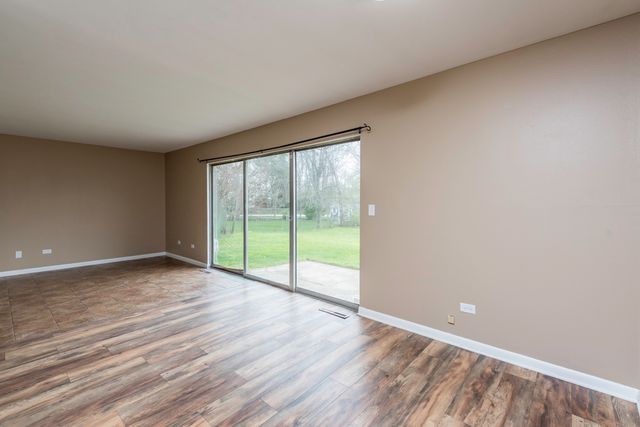 2625 Varonen Avenue, Waukegan, IL 60087