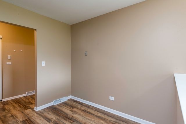 2625 Varonen Avenue, Waukegan, IL 60087