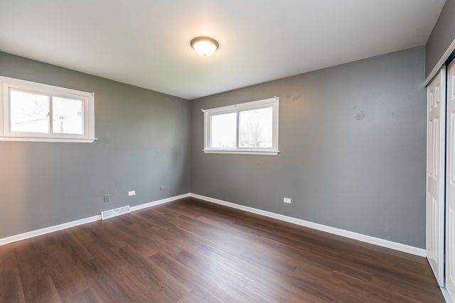 2625 Varonen Avenue, Waukegan, IL 60087