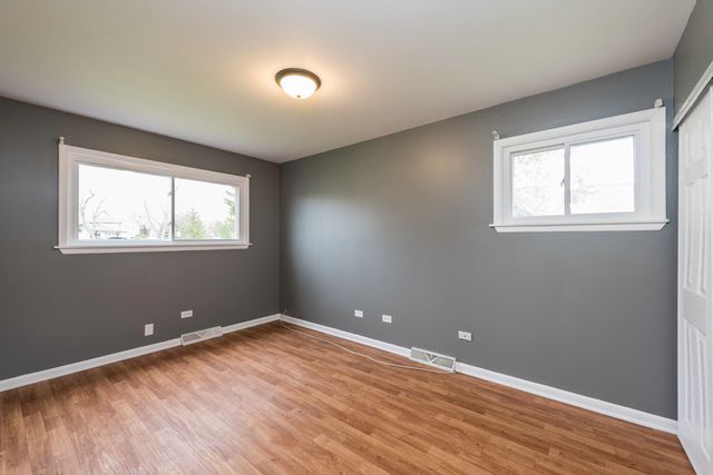2625 Varonen Avenue, Waukegan, IL 60087