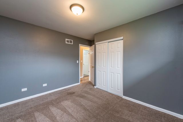 2625 Varonen Avenue, Waukegan, IL 60087