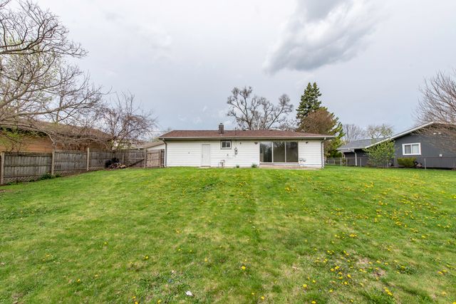 2625 Varonen Avenue, Waukegan, IL 60087