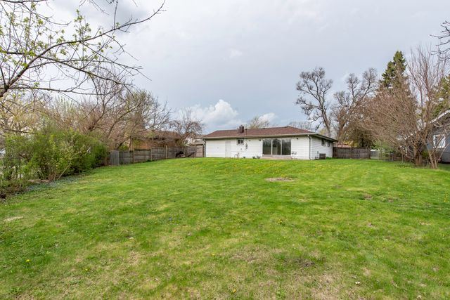 2625 Varonen Avenue, Waukegan, IL 60087