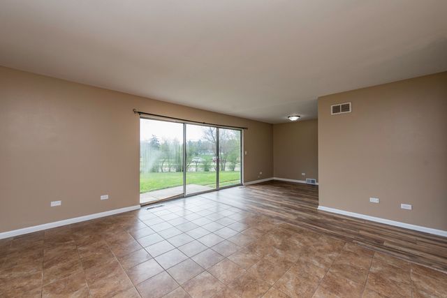 2625 Varonen Avenue, Waukegan, IL 60087