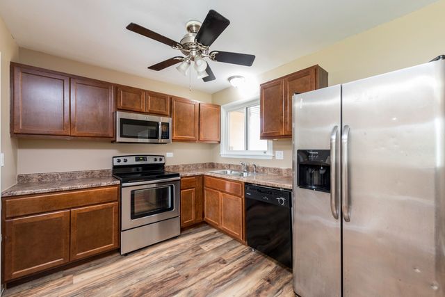2625 Varonen Avenue, Waukegan, IL 60087