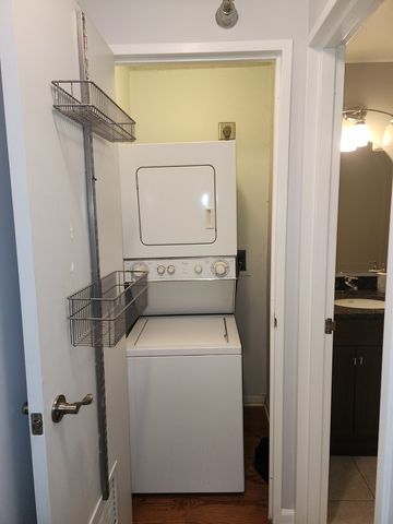 195 N Harbor Drive 3807, Chicago, IL 60601