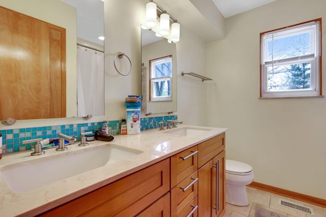 2567 Starford Drive, Dublin, OH 43016