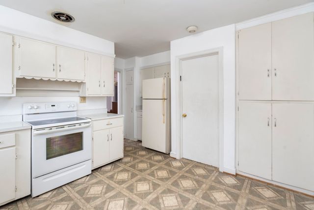 507 GAYMONT PL, Staunton, VA 24401