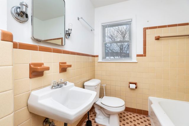 507 GAYMONT PL, Staunton, VA 24401