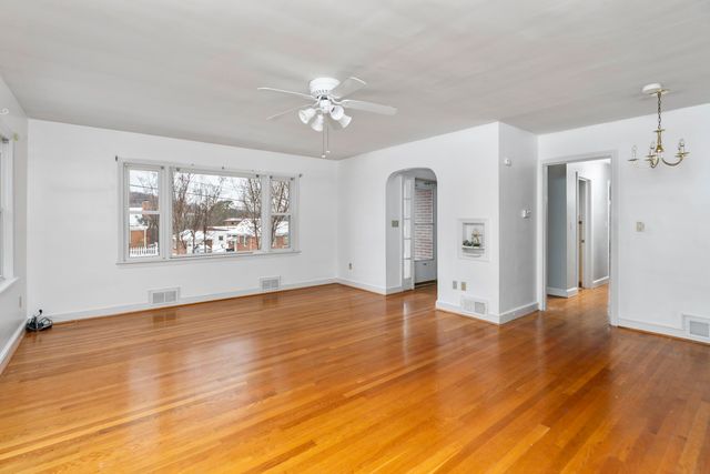 507 GAYMONT PL, Staunton, VA 24401