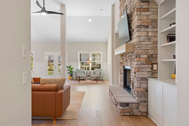 2209 Winterdale Dr, Murfreesboro, TN 37128