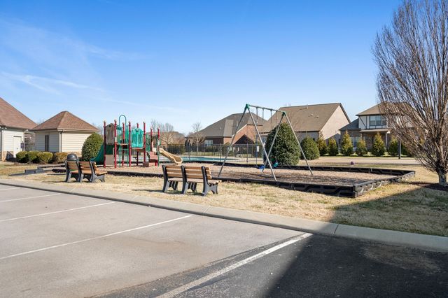 2209 Winterdale Dr, Murfreesboro, TN 37128