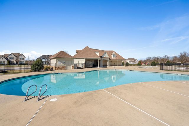 2209 Winterdale Dr, Murfreesboro, TN 37128