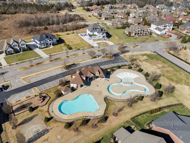 2209 Winterdale Dr, Murfreesboro, TN 37128