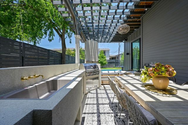 7810 Hardy DR, Austin, TX 78757