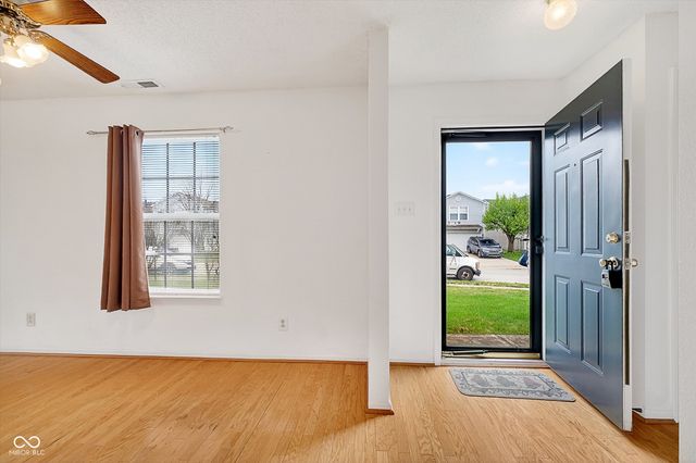 1166 Kenwood Drive, Greenwood, IN 46143