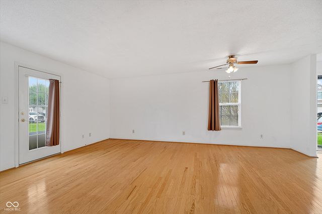 1166 Kenwood Drive, Greenwood, IN 46143