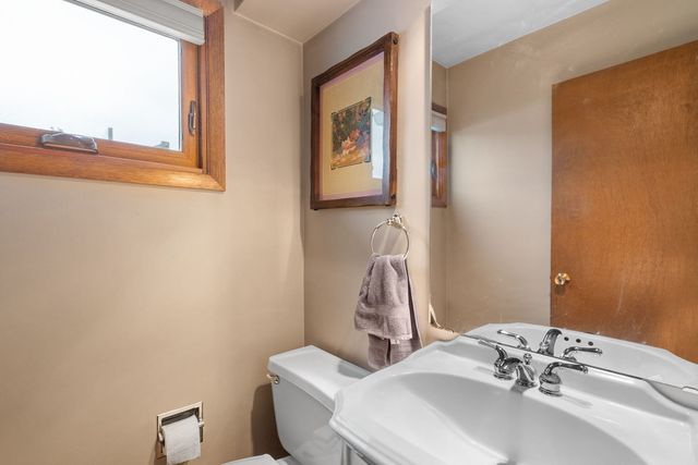 8520 18TH Street W, Rock Island, IL 61201
