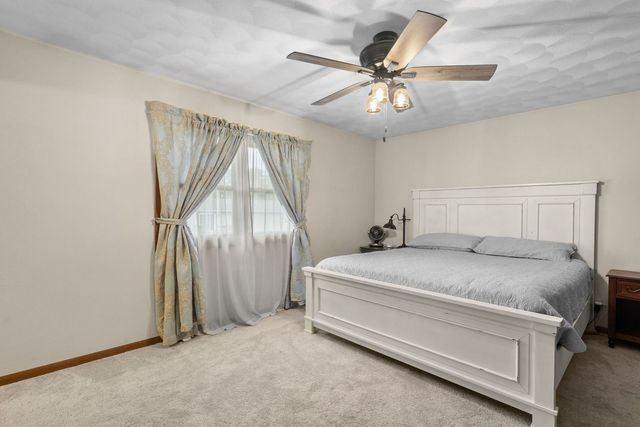 8520 18TH Street W, Rock Island, IL 61201