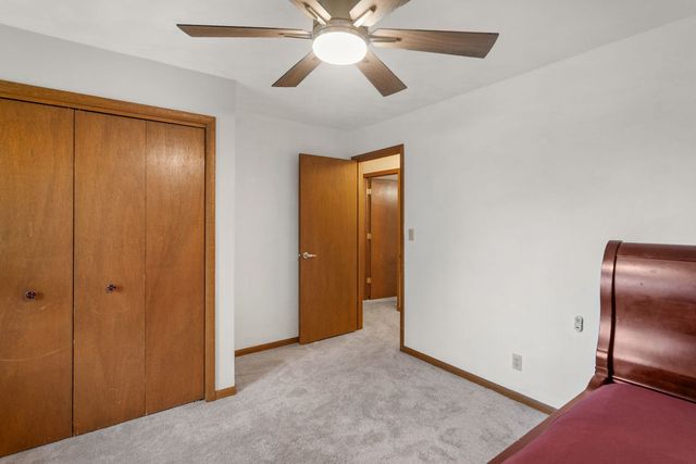 8520 18TH Street W, Rock Island, IL 61201