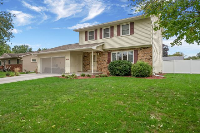8520 18TH Street W, Rock Island, IL 61201