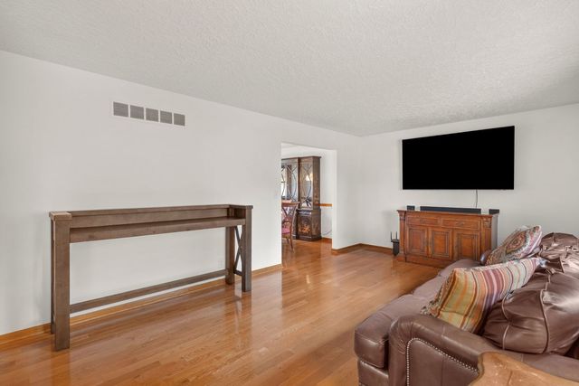 8520 18TH Street W, Rock Island, IL 61201