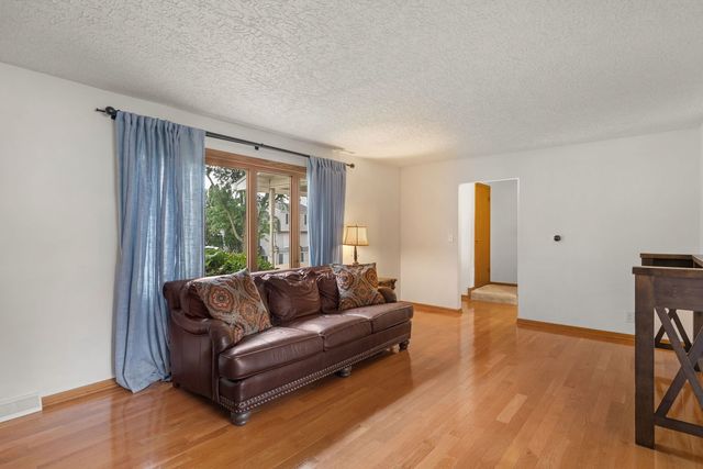 8520 18TH Street W, Rock Island, IL 61201