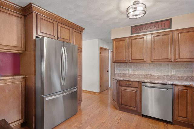 8520 18TH Street W, Rock Island, IL 61201