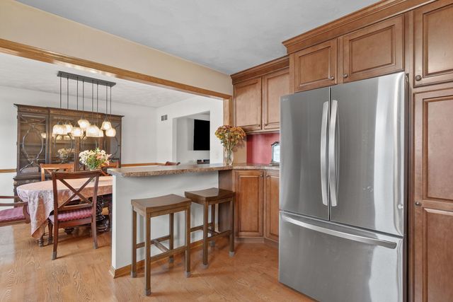 8520 18TH Street W, Rock Island, IL 61201