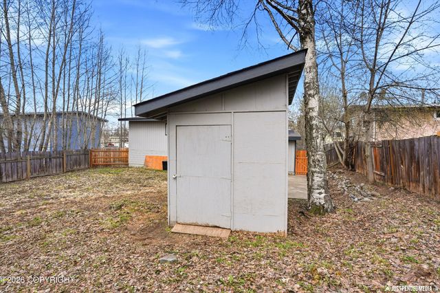 5126 Caribou Avenue, Anchorage, AK 99508